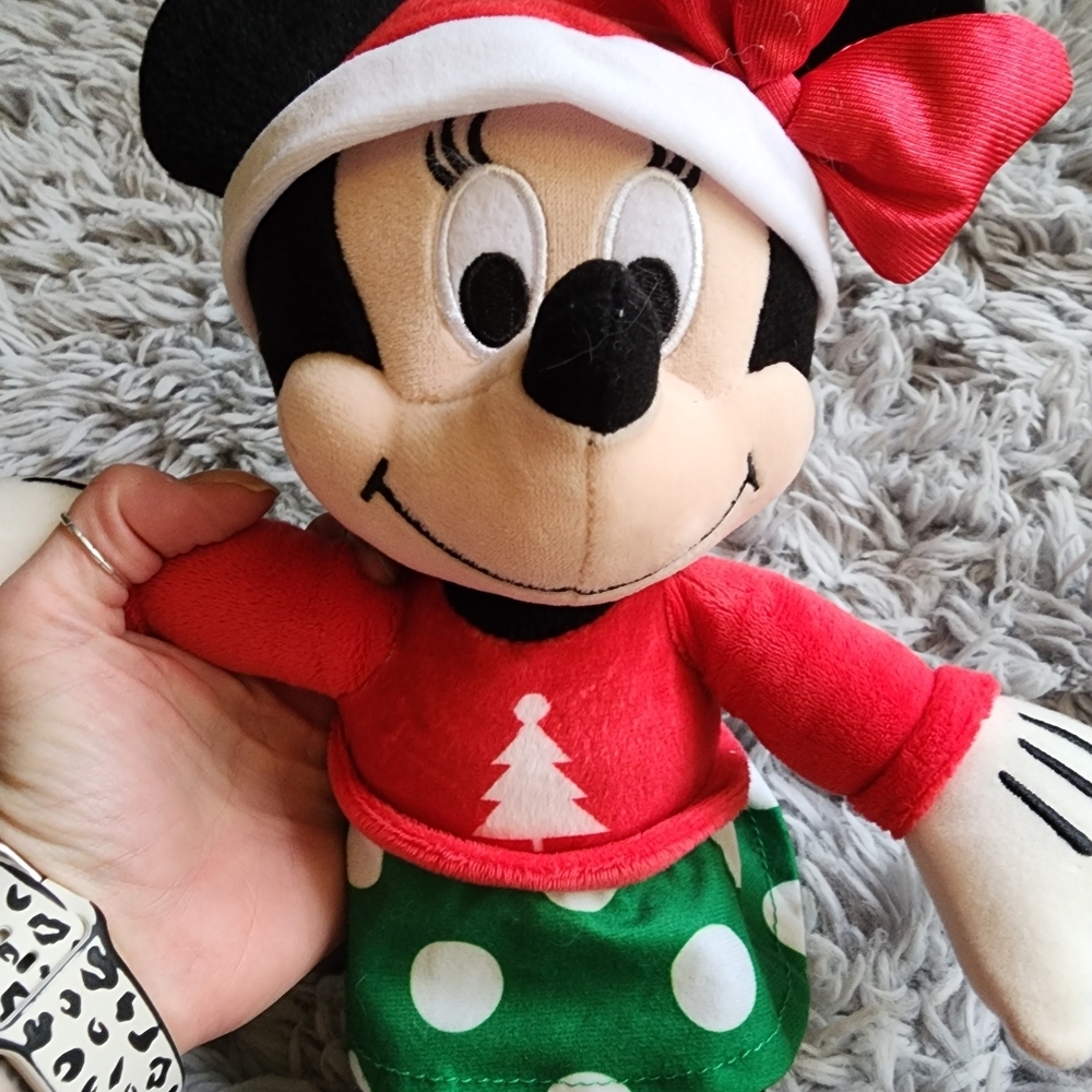 Kohl's Cares‎ Minnie Mouse13" Plush